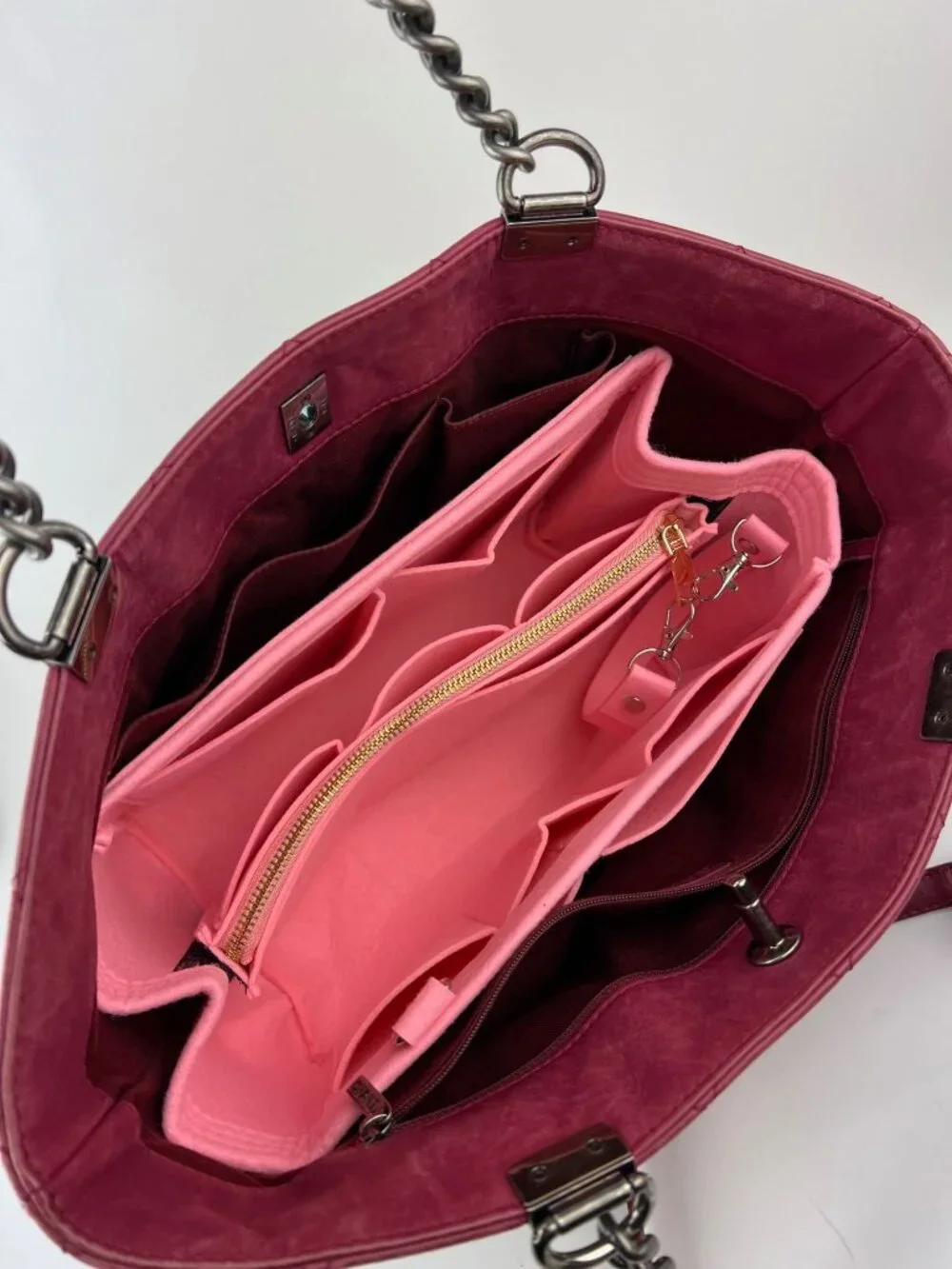 Chanel Shopping in Chains Quilted Leather Burgundy Tote Bag - Picture 11 of 16
